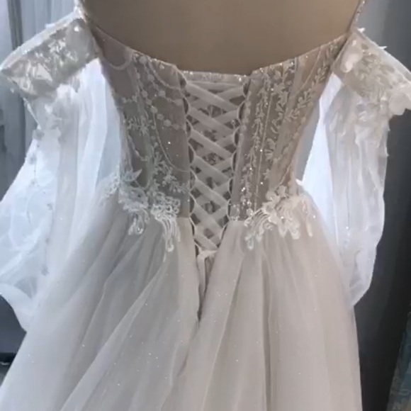 🤍CUSTOM HANDMAID IVORY WEDDING DRESS🤍 - Picture 8 of 8